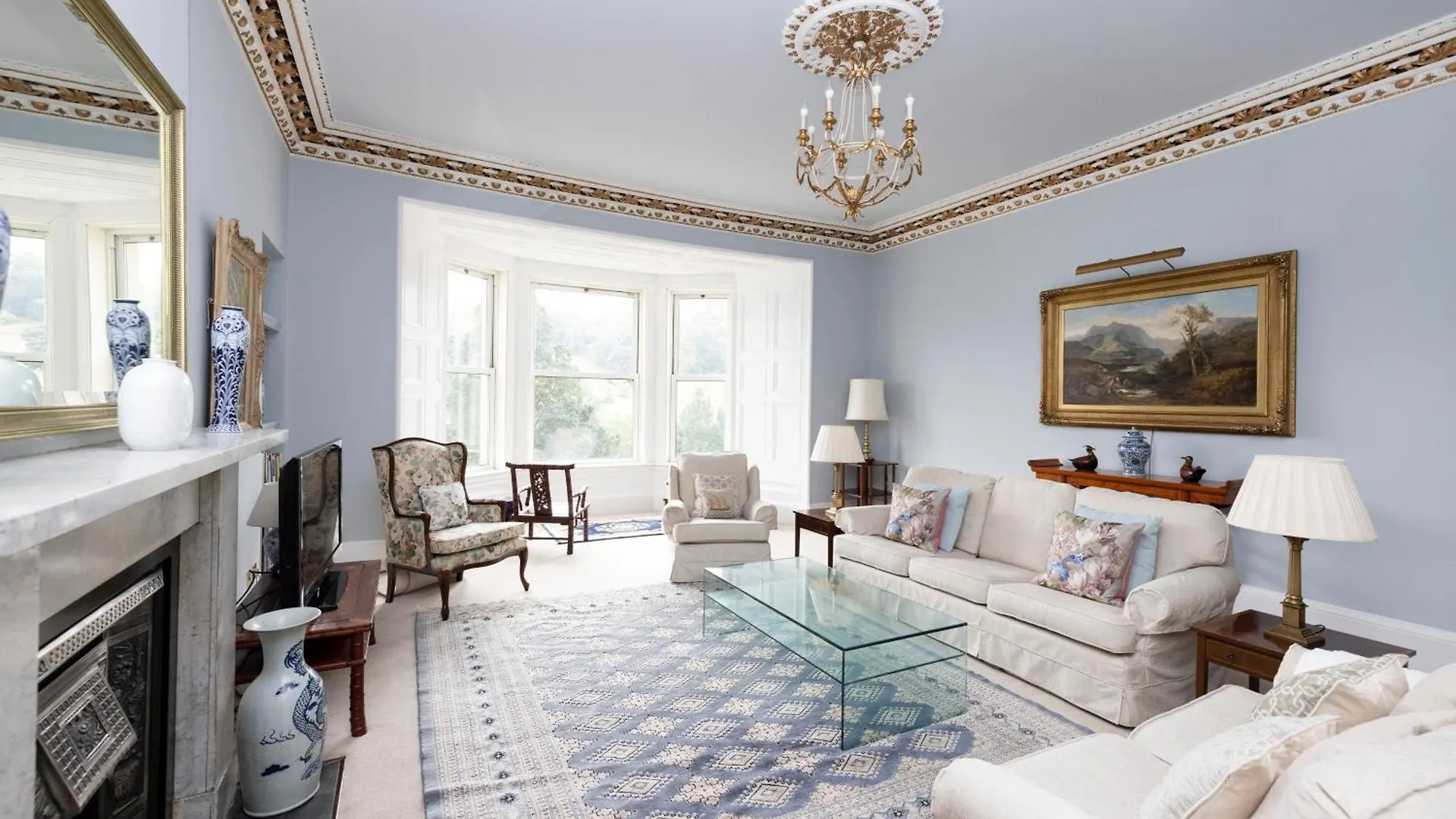 Deluxe 3-Bedroom Apartment On Princes Street Overlooking Edinburgh Castle 0*,  Reino Unido